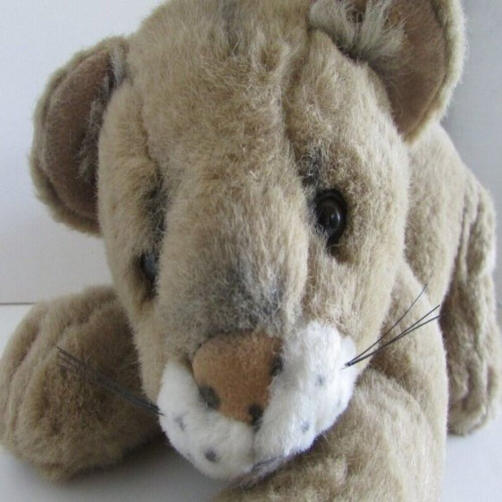 WESTCLIFF COLLECTION Lion Pouncing 6" tall short fur Stuffed Animal Plush